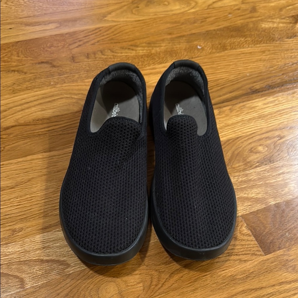 🚨 Last day Fri 🧳 Black Mesh Slip-On Shoes